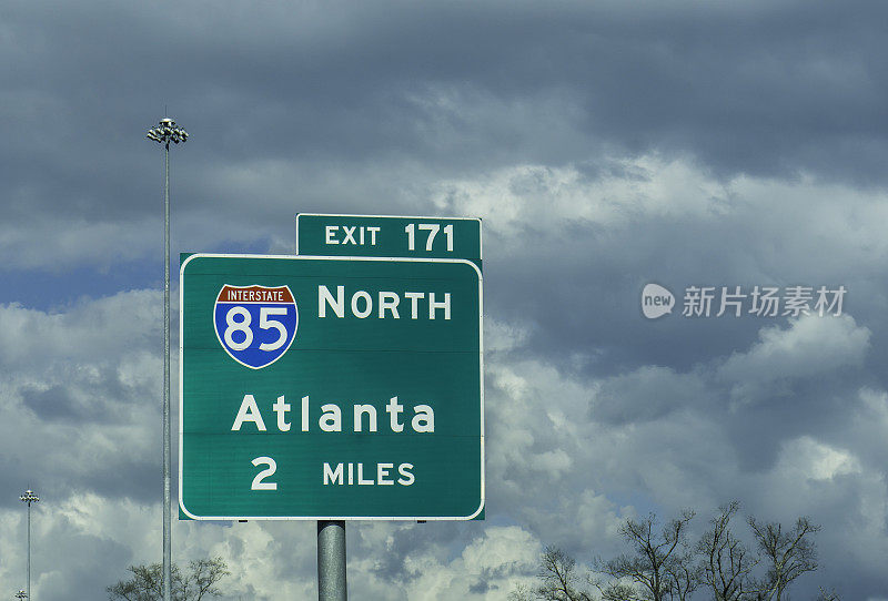 通往乔治亚州亚特兰大的高速公路标志