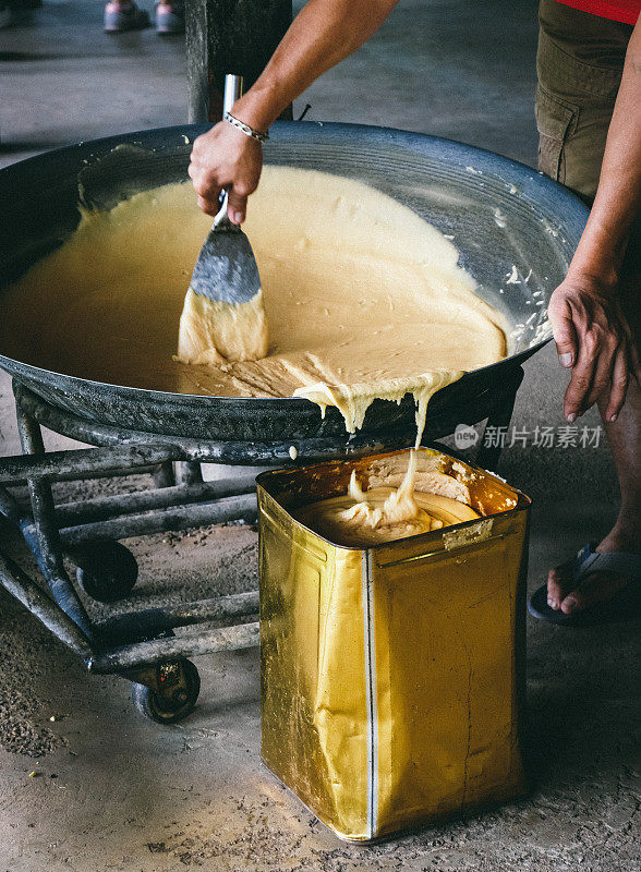 泰国用甘蔗制作红糖的工艺