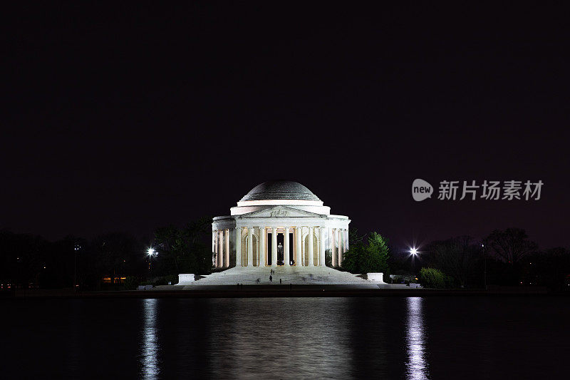 杰弗逊纪念堂之夜