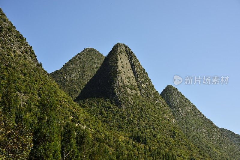 金字塔喀斯特山峰