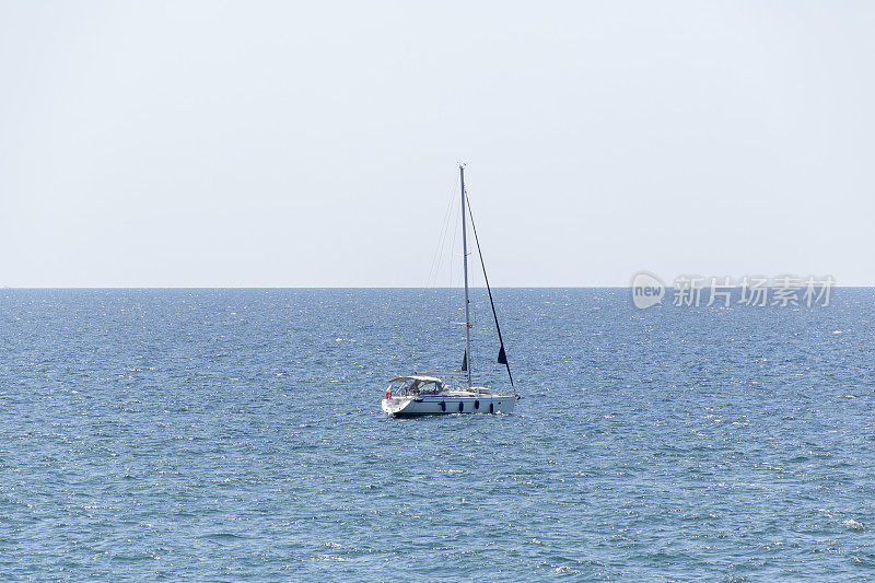 从土耳其band?rma gemlik balkesir附近的马尔马拉海岸航行