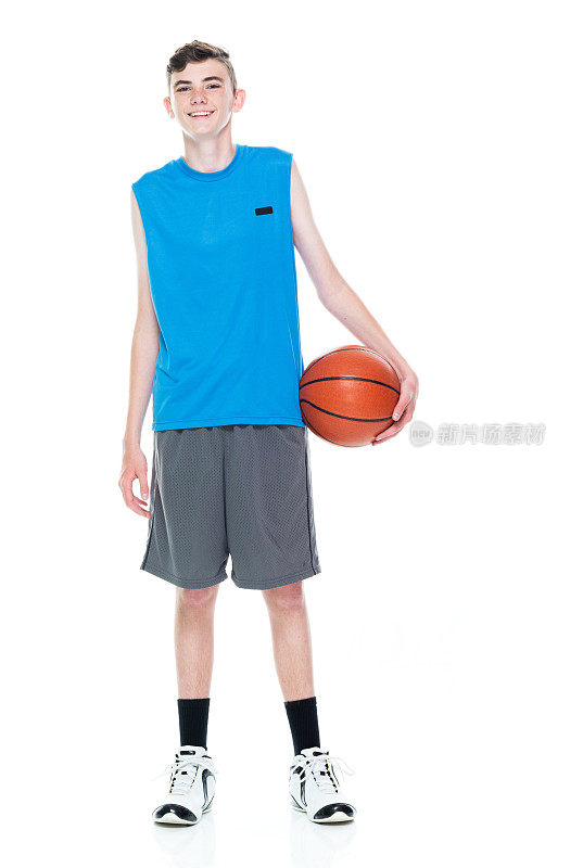 13岁的男性篮球运动员
