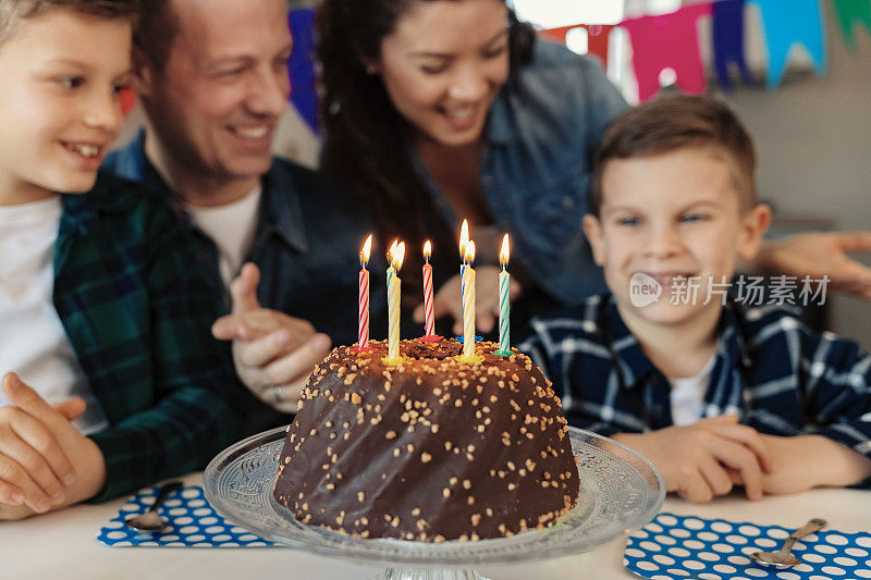 生日是为了和家人一起庆祝