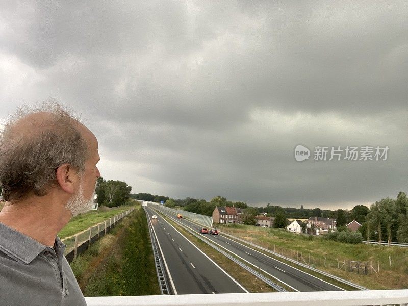 天边有雷雨