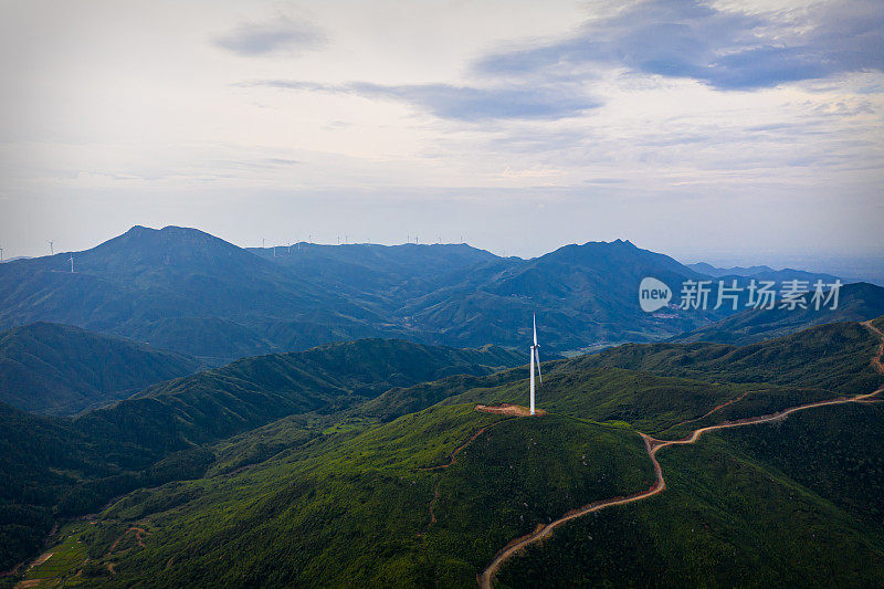 风力发电大面积分布在山区