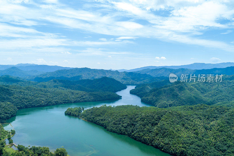 中国江西的山脉和水库