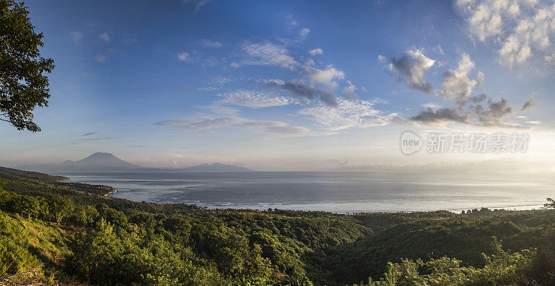 巴厘岛努萨佩尼达岛的风景