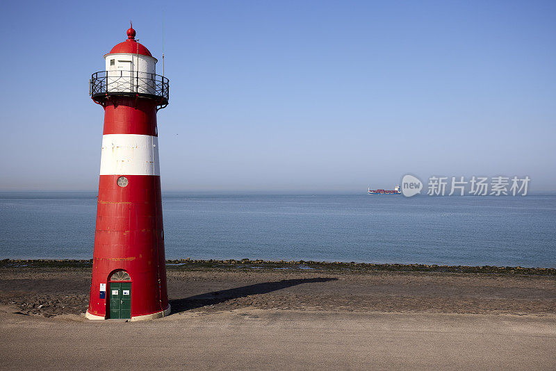 海滩灯塔