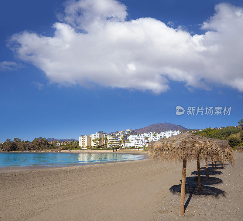 太阳海岸的埃斯特波纳海滩