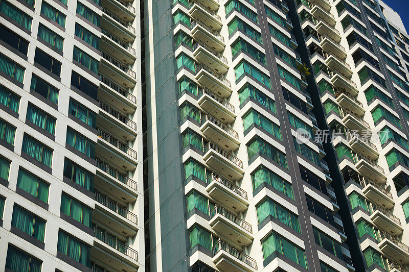 俯瞰曼谷高层公寓的立面