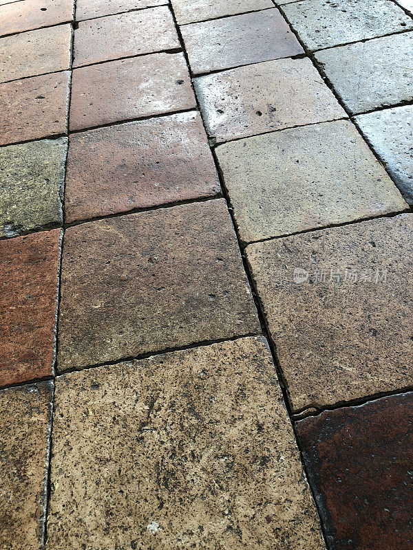 诺福克，勒德姆，圣凯瑟琳教堂的旧瓷砖地板