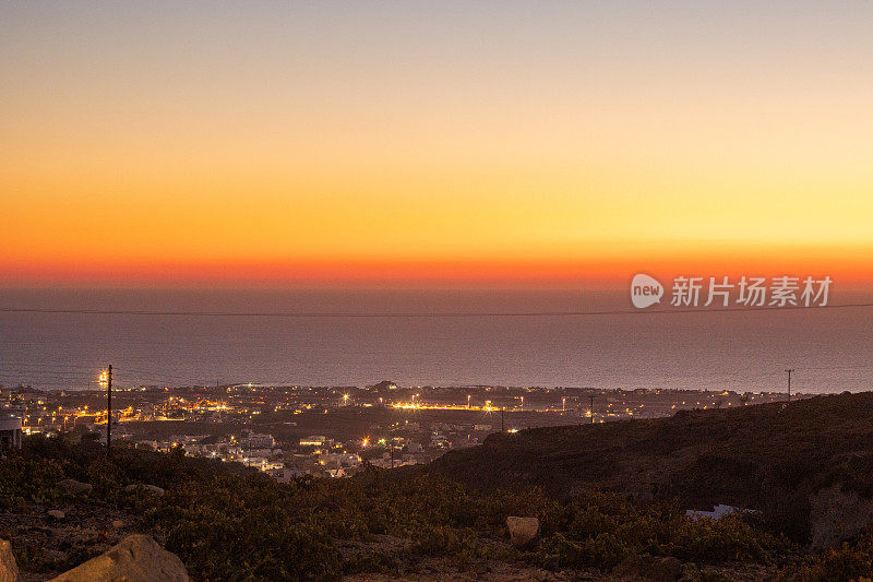 希腊圣托里尼岛南爱琴海的日落