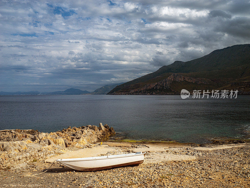 美丽的海岸靠近圣维托洛卡波在意大利西西里岛特拉帕尼鸟瞰图