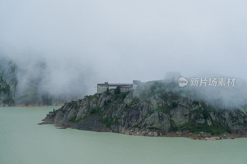 瑞士阿尔卑斯山的水力发电站