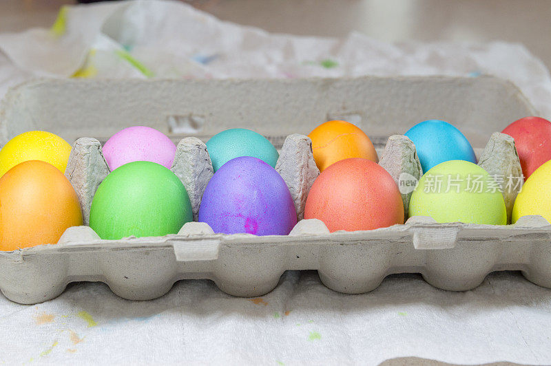 色彩鲜艳的复活节彩蛋
