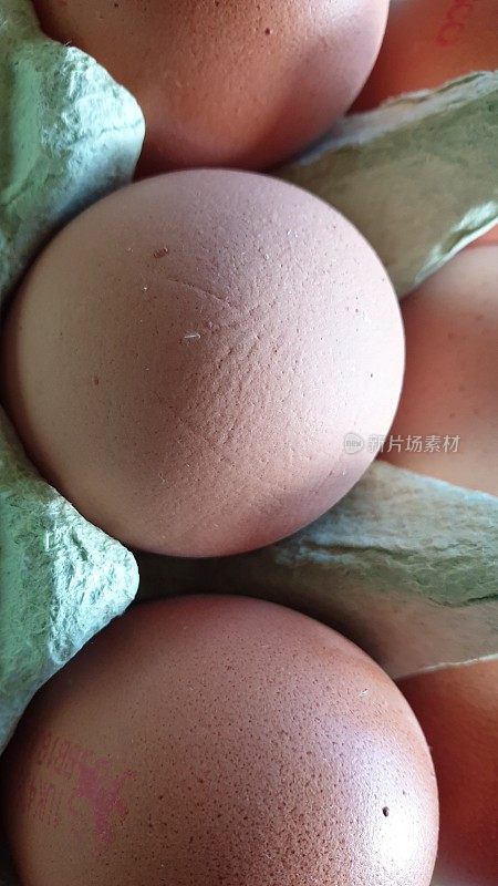 鸡蛋在纸板包装的特写