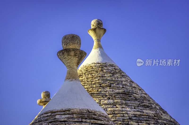 意大利南部Alberobello村传统Trulli房屋的风景(HDRi)