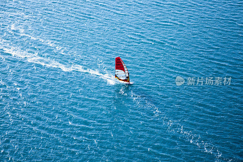 空中风浪冲浪者行动