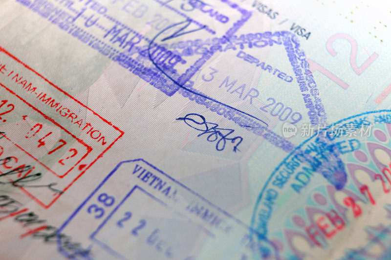世界旅行的护照签证印章