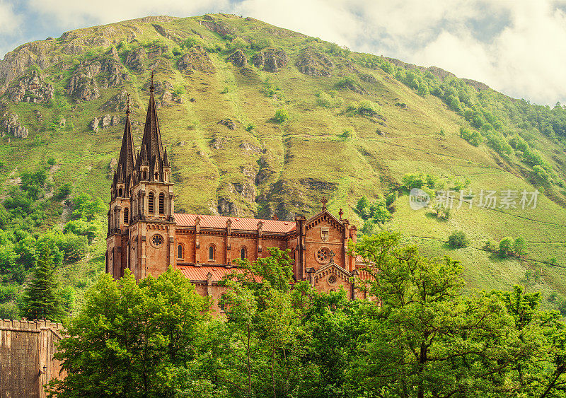 神社的Covadonga