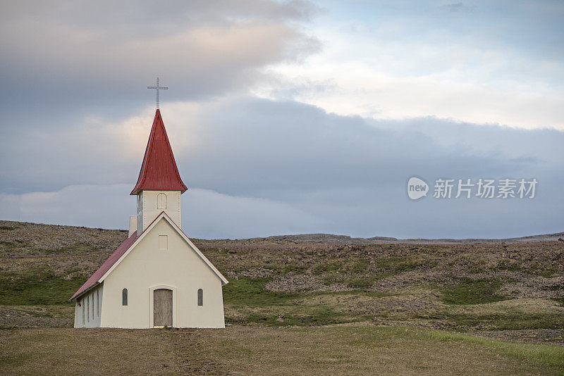 冰岛西峡湾的传统教堂