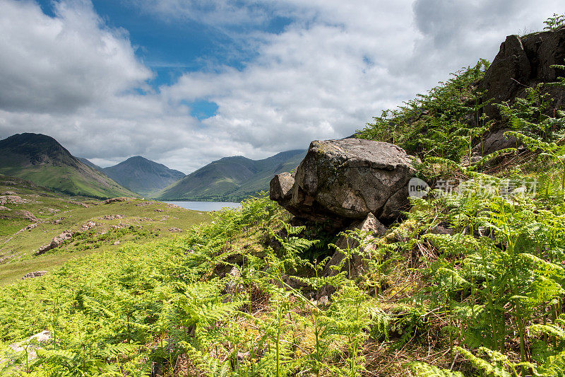 瓦斯代尔山谷岬和周围的山脉