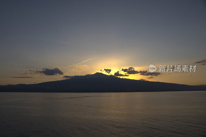 埃特纳火山上的日落