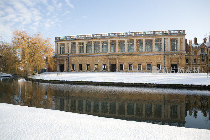 冬天的剑桥鹪鹩图书馆