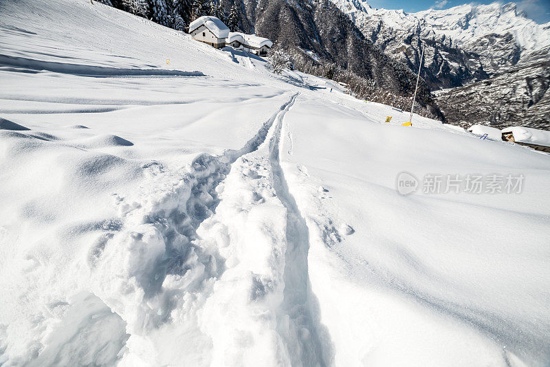 意大利阿尔卑斯滑雪胜地景观