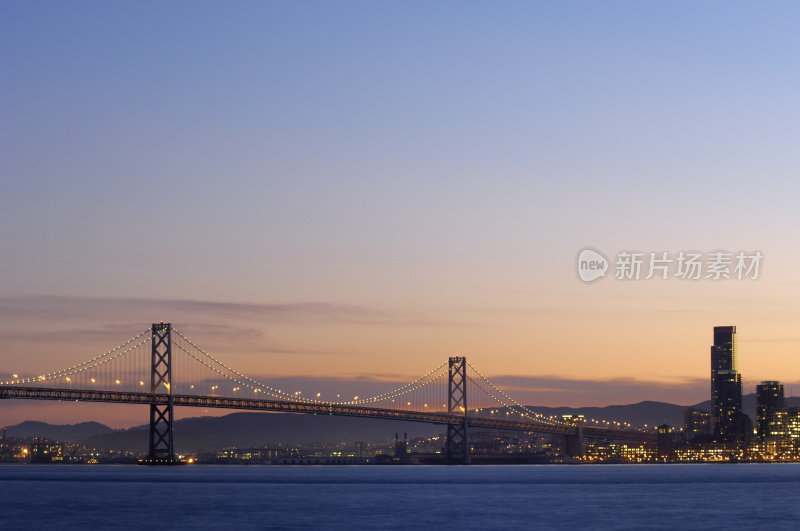 旧金山-奥克兰海湾大桥日落