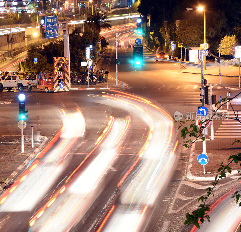 以色列的道路在夜晚