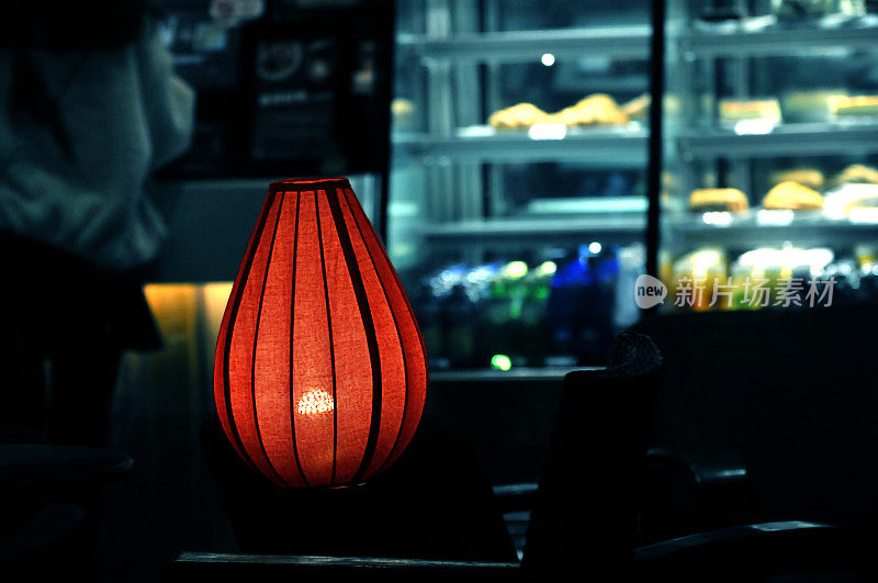 中式酒吧的台灯