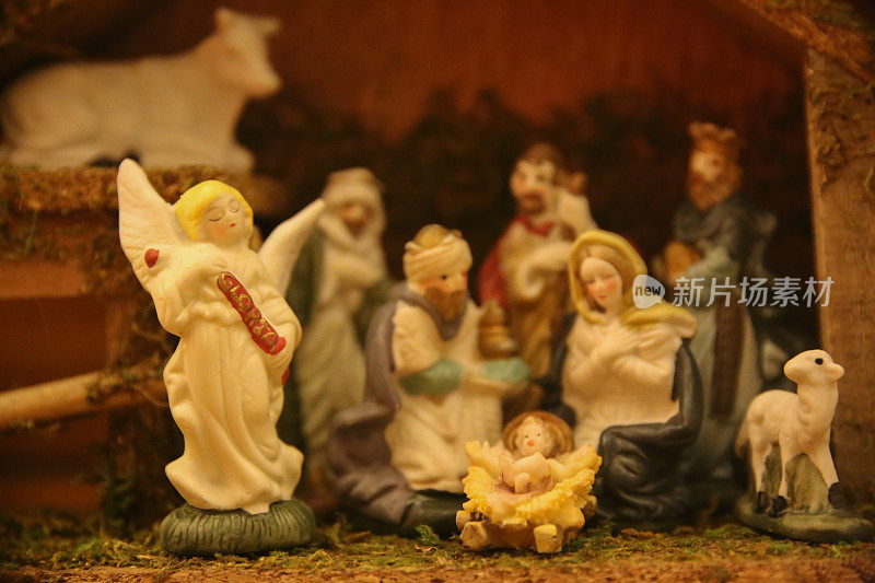 天使圣诞马槽耶稣诞生陶瓷雕像