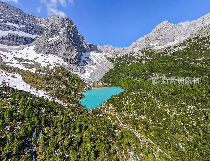 Dolomites的Sorapiss湖(意大利威尼托)