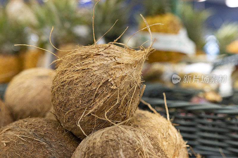 商店里的椰子。