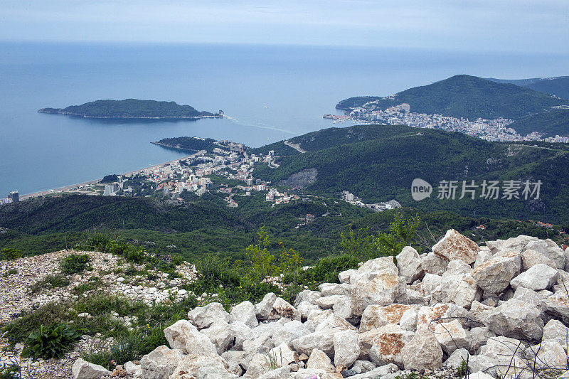 黑山海岸的俯视图