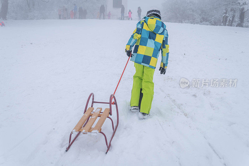 玩雪橇很开心