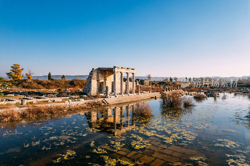 米利托斯古城卡皮托浴场的鸟瞰图
