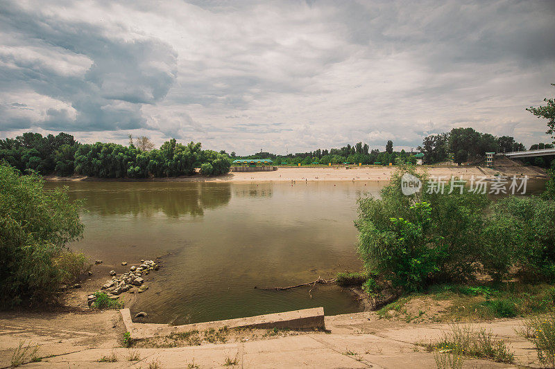 摩尔多瓦共和国境内俄罗斯飞地蒂拉斯波尔的德涅斯特河。