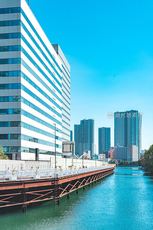 东京市景、隅田河和日本现代建筑