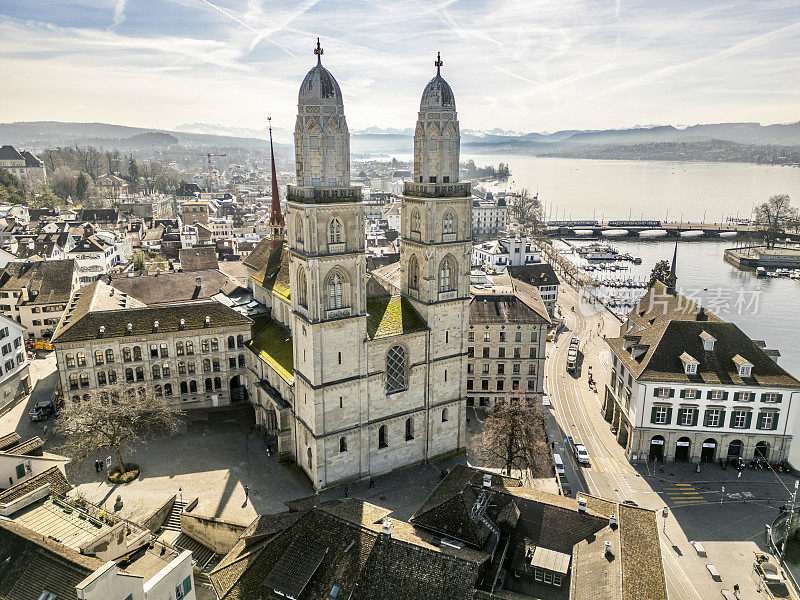 zrich的天际线与Limmat、Lake和grossmnster