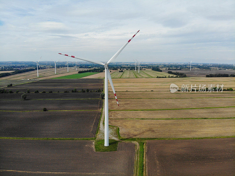 风力涡轮机可再生能源鸟瞰农业领域