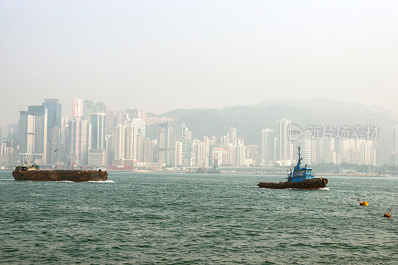 香港维多利亚港的渔船