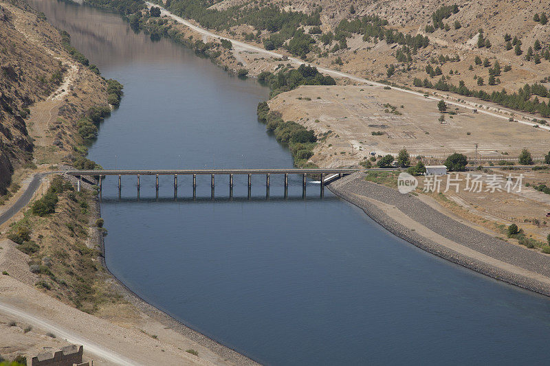 土耳其阿迪亚曼底格里斯河上的桥