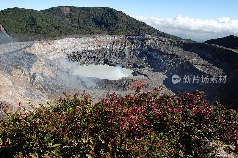 哥斯达黎加的Poas火山口