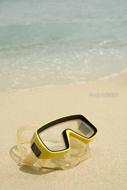 沙上潜水面罩