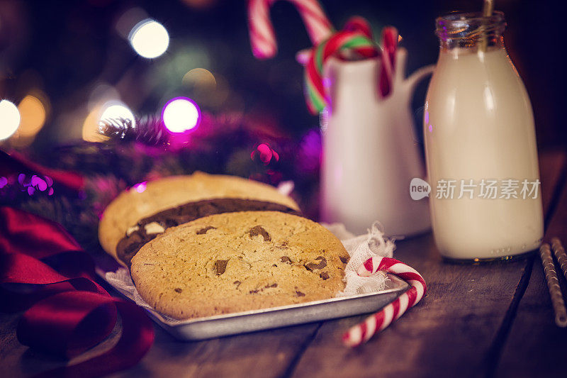 圣诞巧克力片和饼干