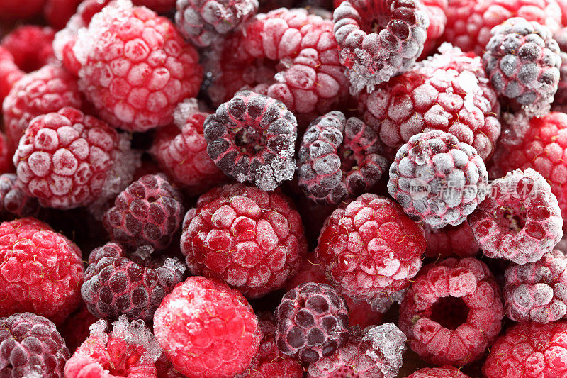 冰冻覆盆子和黑莓