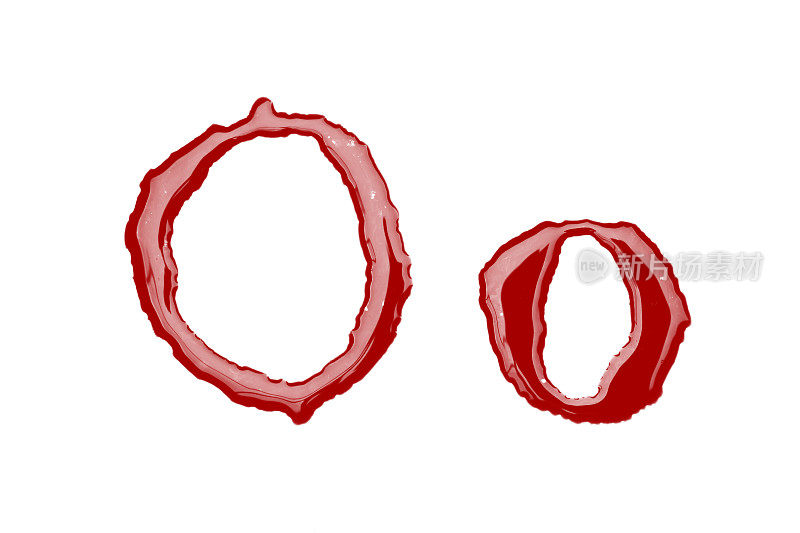 由血液制成的大写字母和小写字母O