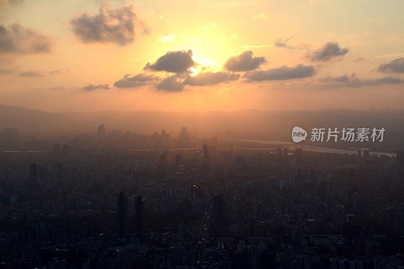 日落时分的台北市景，台湾